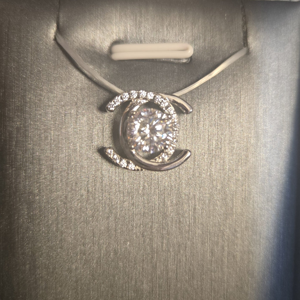 1 CARAT MOISSANITE PENDANTS WITH CERTIFICATE OF AUTHENTICITY