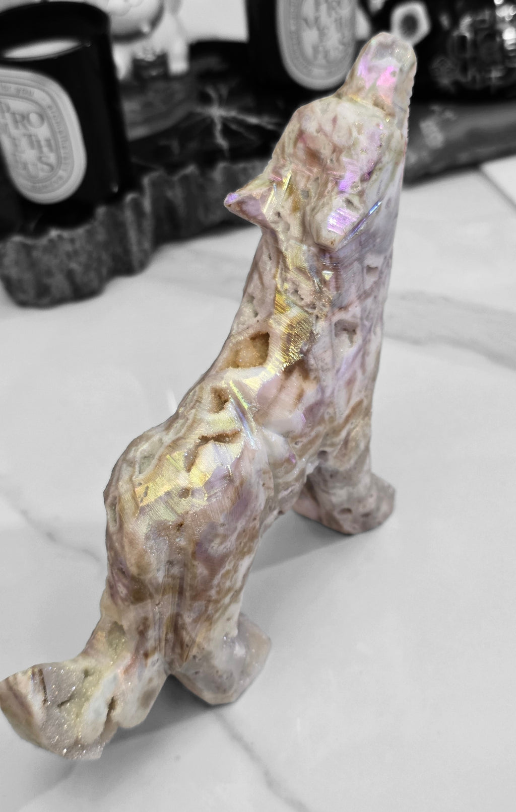 Spharelite Wolf Carving