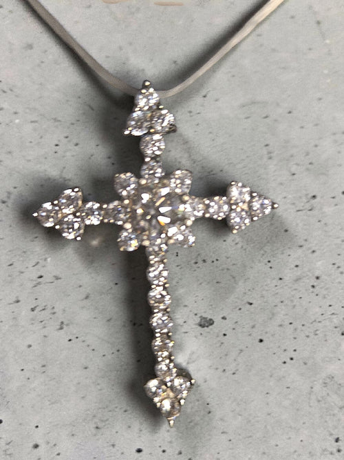 1 CARAT MOISSANITE PENDANTS WITH CERTIFICATE OF AUTHENTICITY
