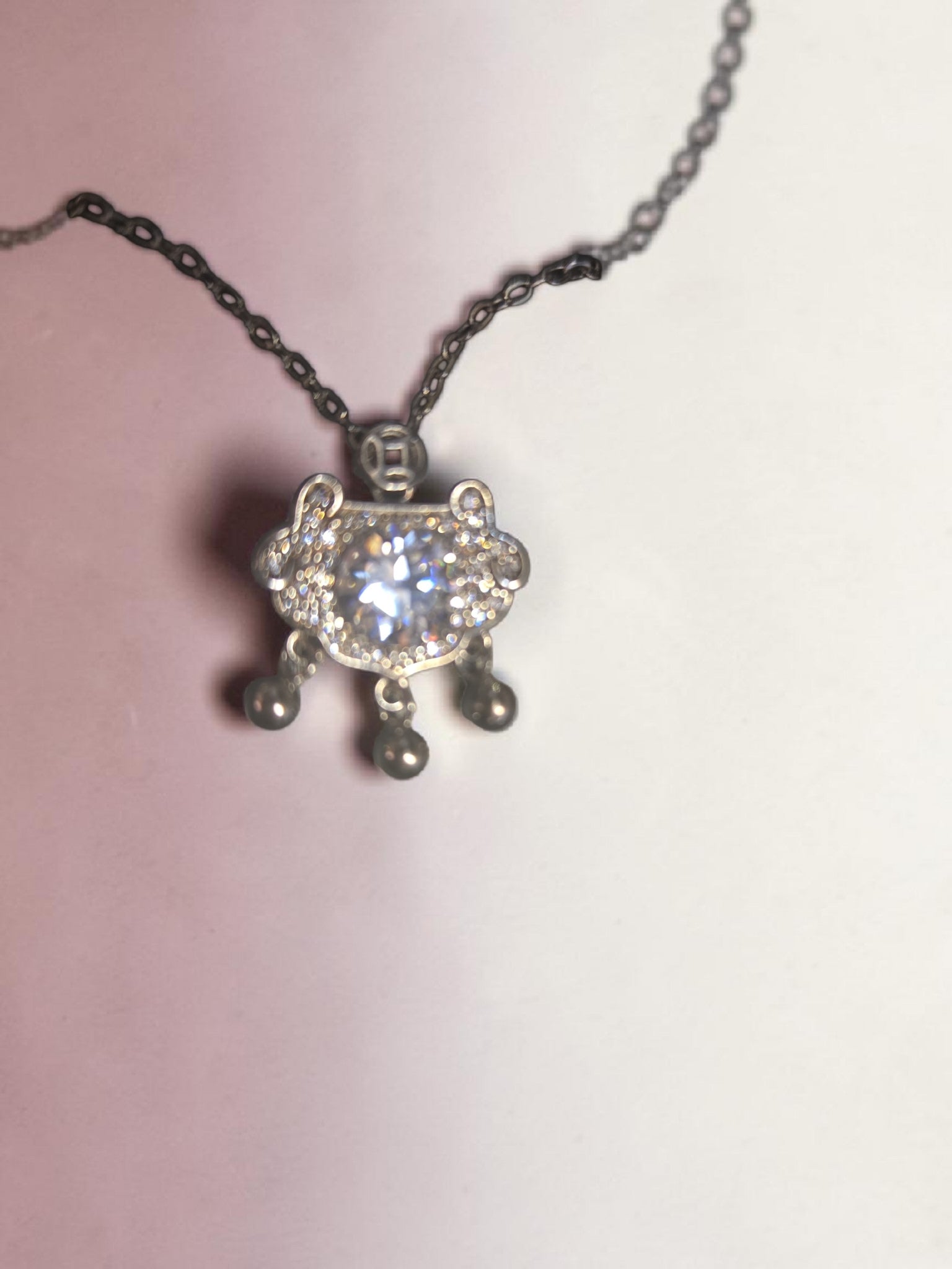 1 CARAT MOISSANITE PENDANTS WITH CERTIFICATE OF AUTHENTICITY
