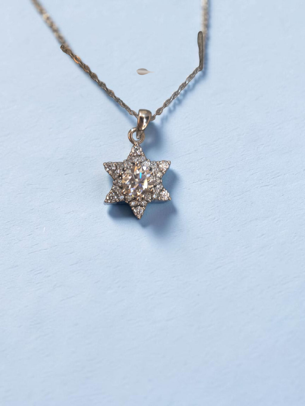 1 CARAT MOISSANITE PENDANTS WITH CERTIFICATE OF AUTHENTICITY
