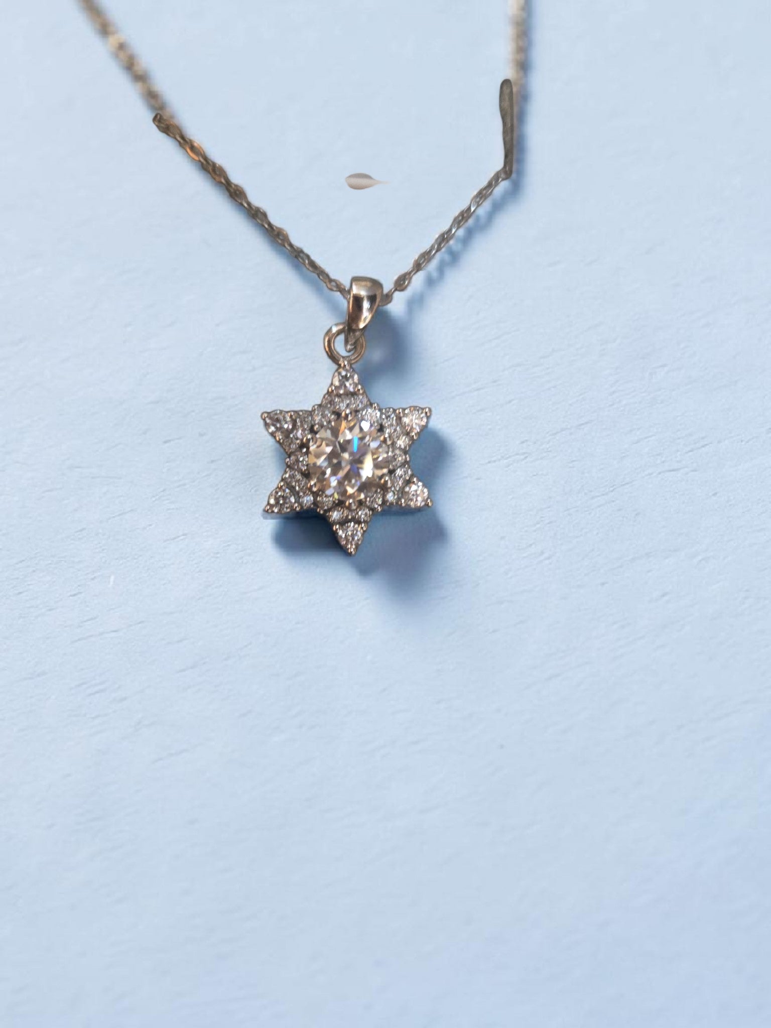 1 CARAT MOISSANITE PENDANTS WITH CERTIFICATE OF AUTHENTICITY
